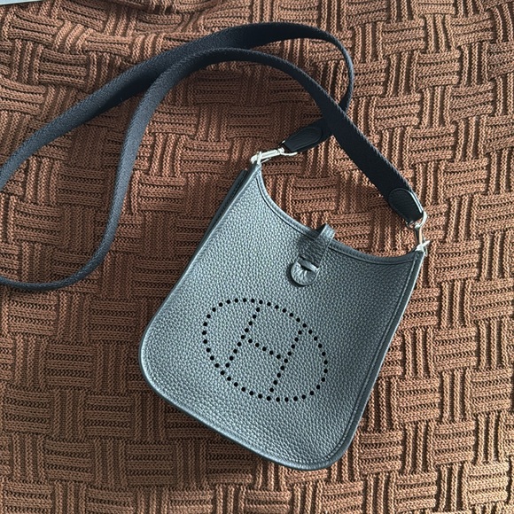 Hermes EVELYNE 16 AMAZONE BAG Black Palladium Hardware 2024 - Picture 2 of 7